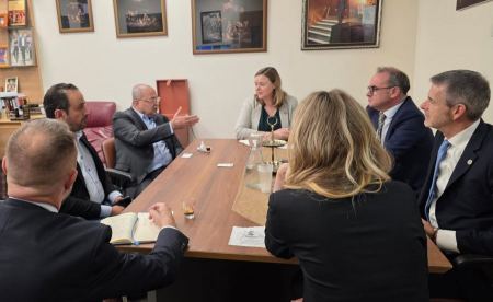 الطيبي وبن سعيد يستقبلان وفد بلجيكي رفيع المستوى